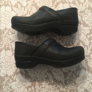 Dansko mule size  women’s 37 / 7